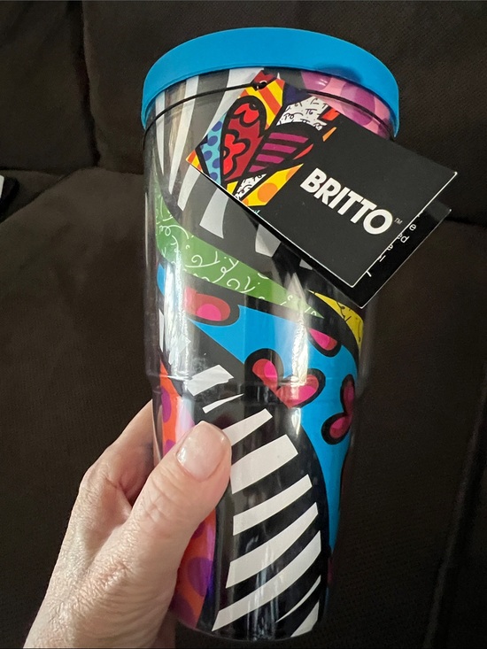 Romero Britto Other - ROMERO BRITTO Tumbler♥️Collection 20oz BPA FREE (hand wash only)